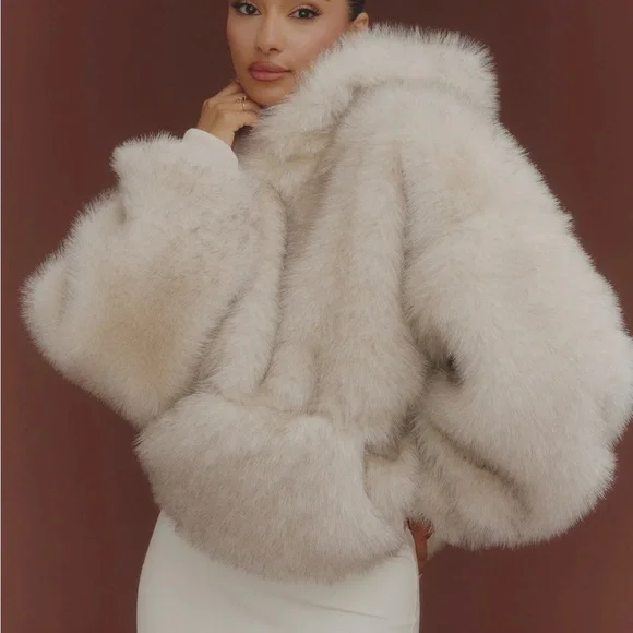 Cozy Cream Faux Fur Hoodie - Picture 2 of 4